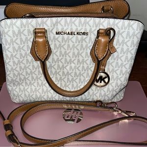 Authentic Michael Kors Hand/Crossbody Bag